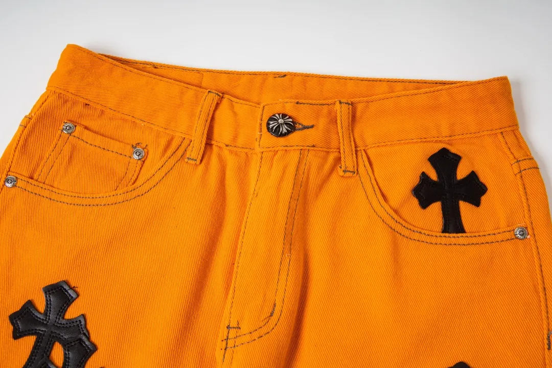 P250 model number Y843 ChromeHeart & ChromeHeart Yang and Su's same style. Extinct Virgil co-branded flare jeans. Original hardware accessories, washed and other elevators. The QR code analysis is all purchased from the original factory, with high degree of restoration. You are welcome to compare the products~ Three-dimensional version. Loose and comfortable, not picky about the body. Make you taller and slimmer. Factory Seiko. Original quality control. Same style for men and women. Can be matched with couples. Versatile recommendation. Must-have jeans for all seasons. Hipsters have been disappointed. From the quality selection of fabrics, the tailoring of details, and the matching of patterns, everything is impeccable! The upper body is so handsome when worn...it can be easily worn by men, women and children! The craftsmanship is made of heavy-duty washed pure cotton denim fabric. After washing, it is soft and thick, and looks very stylish when worn. Size: s～xl Color: Orange